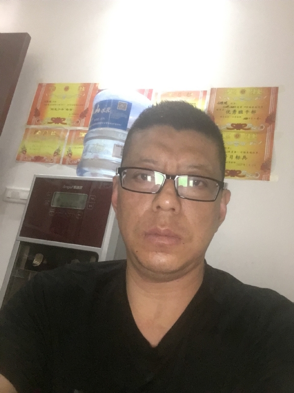 牵手的第一张照片--贵州中老年相亲网
