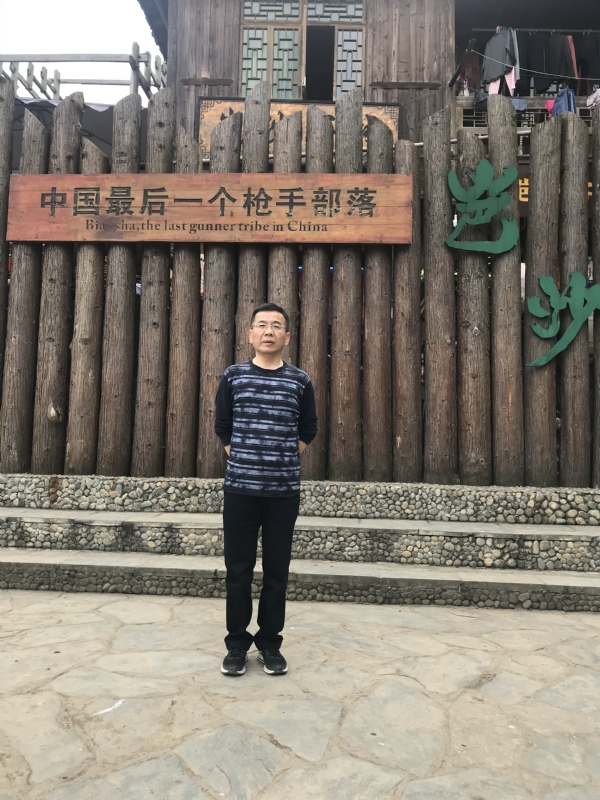 屯里的富豪的第一张照片--贵州中老年相亲网